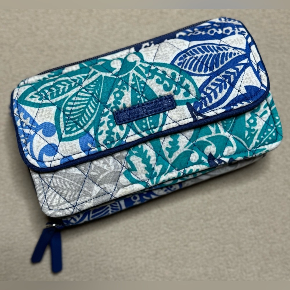 Vera Bradley Wallet Wristlet Clutch excellent condition